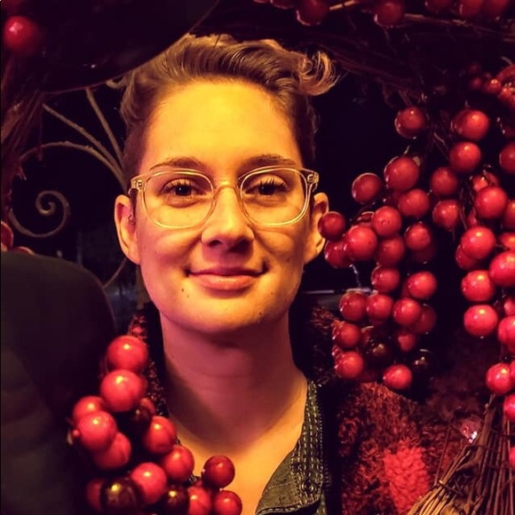 Meet your Posher, Lily - Picture 2 of 2